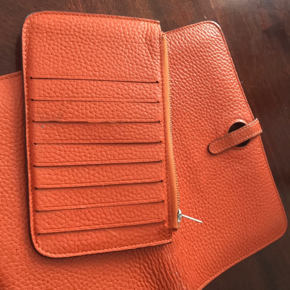 Leather Hermès wallet- gently used - Picture 6 of 7